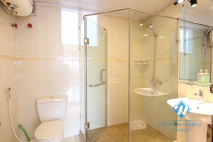 Lakeside house for rent in Tay Ho with amazing lake view 